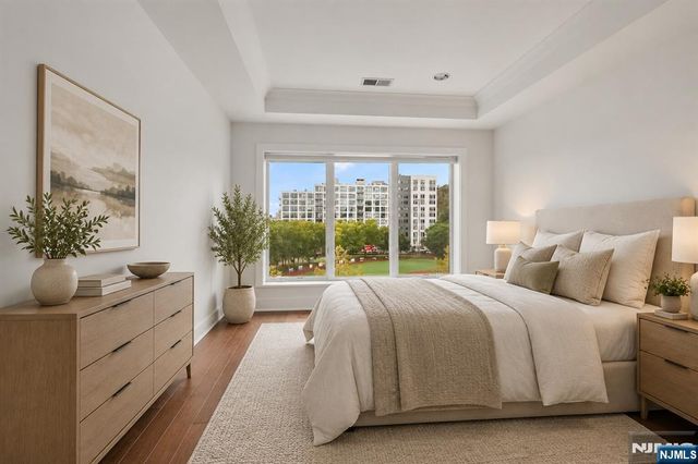 150 Henley Place 404, Weehawken, NJ 07086