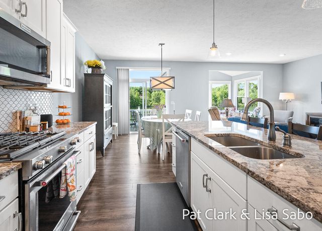13458 Waybury Drive, Nunica, MI 49448