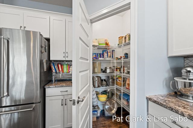 13458 Waybury Drive, Nunica, MI 49448
