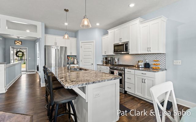 13458 Waybury Drive, Nunica, MI 49448