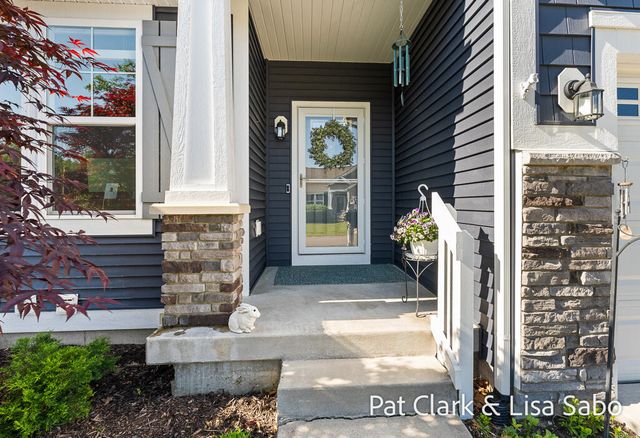 13458 Waybury Drive, Nunica, MI 49448