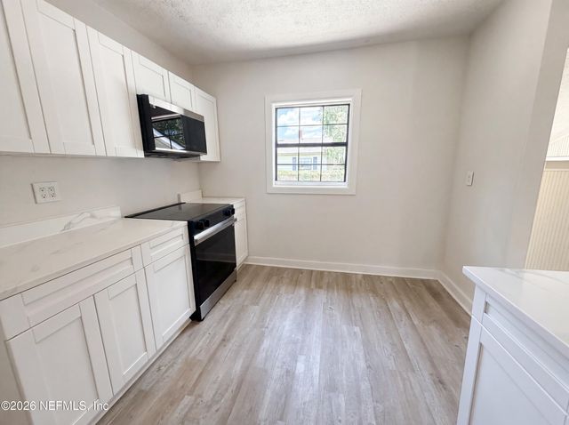 2742 MERWYN Road, Jacksonville, FL 32207