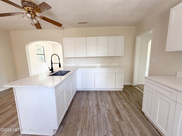 2742 MERWYN Road, Jacksonville, FL 32207