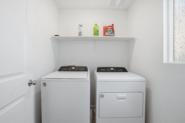 398 Miwok Ln, Manteca, CA 95337