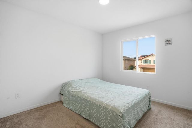 398 Miwok Ln, Manteca, CA 95337