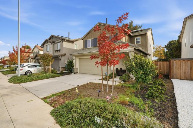 398 Miwok Ln, Manteca, CA 95337