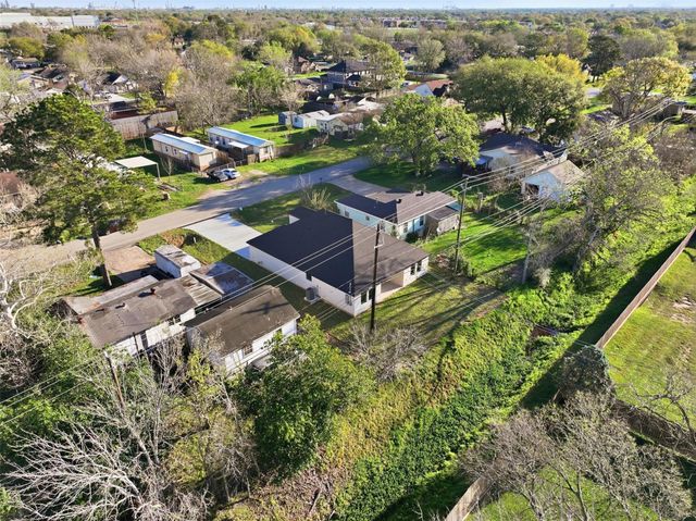 9428 Carlow Lane, La Porte, TX 77571