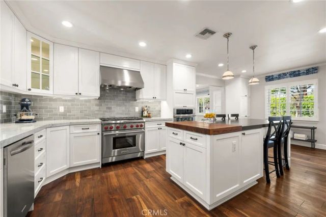 23534 Hatteras Street, Woodland Hills, CA 91367