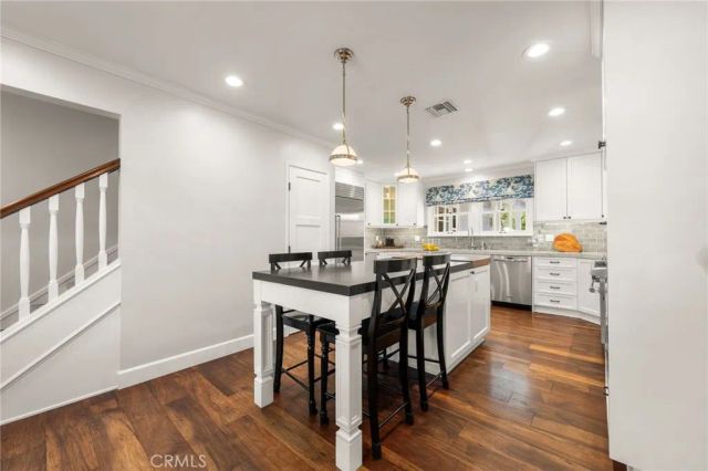23534 Hatteras Street, Woodland Hills, CA 91367
