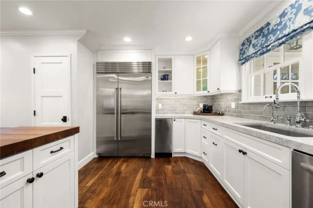 23534 Hatteras Street, Woodland Hills, CA 91367