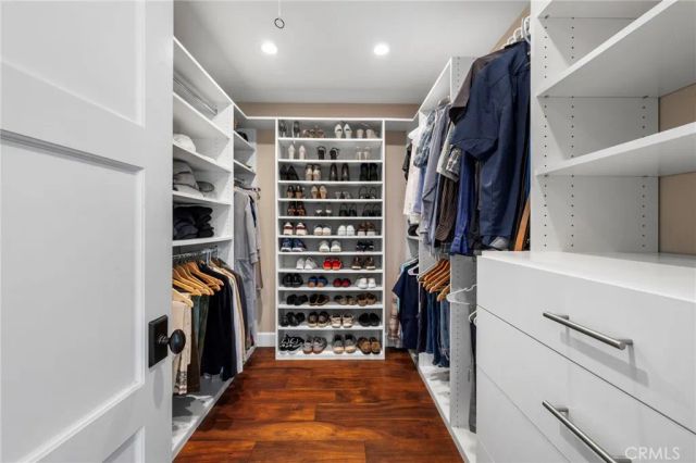 23534 Hatteras Street, Woodland Hills, CA 91367