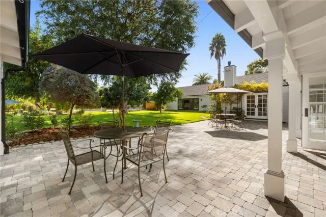 23534 Hatteras Street, Woodland Hills, CA 91367