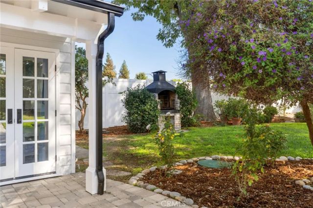 23534 Hatteras Street, Woodland Hills, CA 91367