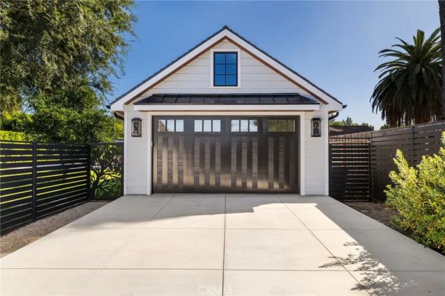 23534 Hatteras Street, Woodland Hills, CA 91367