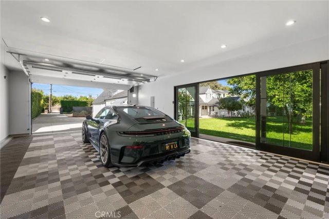 23534 Hatteras Street, Woodland Hills, CA 91367