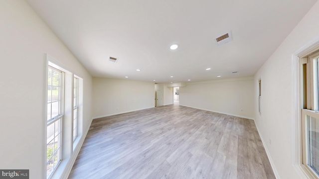 729 W WATERSVILLE RD, Mount Airy, MD 21771