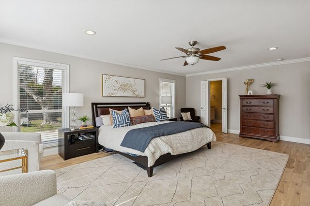 7040 Oakbluff Drive, Dallas, TX 75254