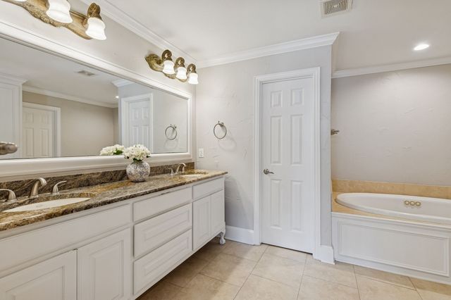 7040 Oakbluff Drive, Dallas, TX 75254