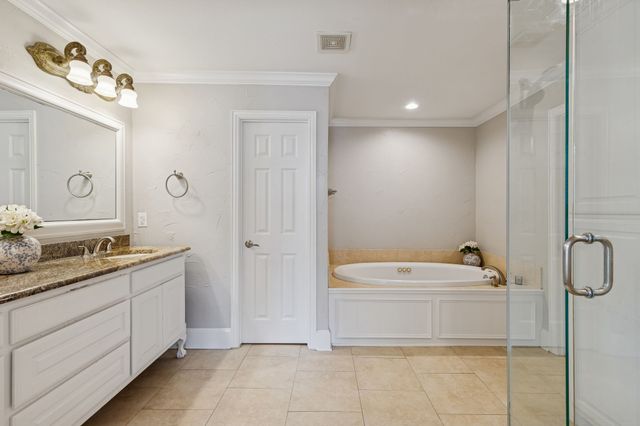 7040 Oakbluff Drive, Dallas, TX 75254