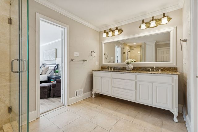 7040 Oakbluff Drive, Dallas, TX 75254