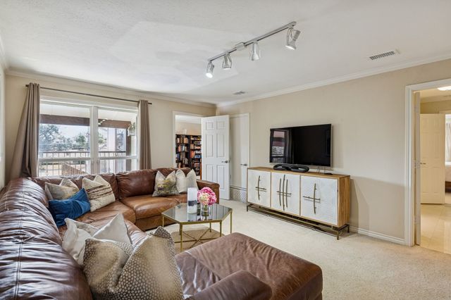 7040 Oakbluff Drive, Dallas, TX 75254