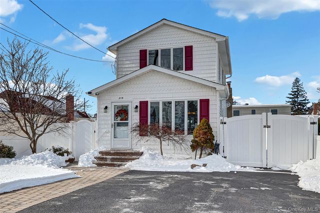 219 Hyman Avenue, West Islip, NY 11795