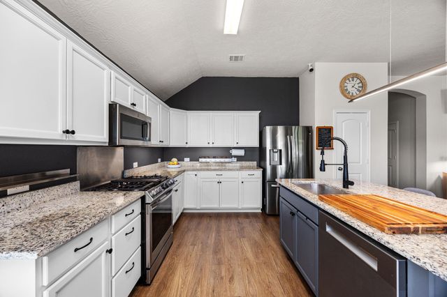 1046 Bending Trail Drive, Tomball, TX 77375