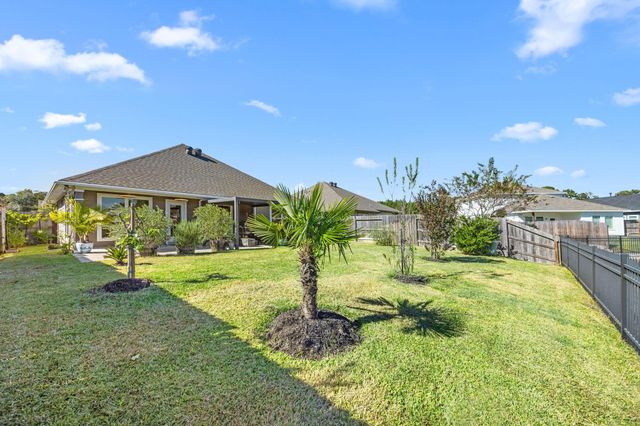 1046 Bending Trail Drive, Tomball, TX 77375