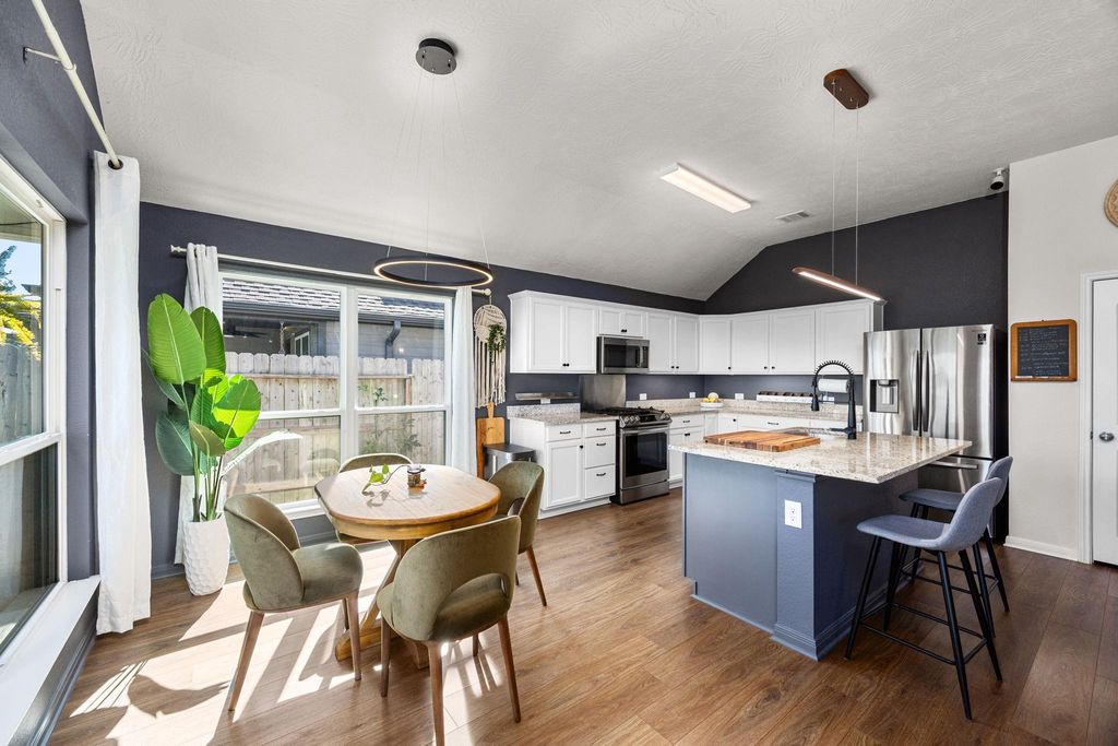 1046 Bending Trail Drive, Tomball, TX 77375