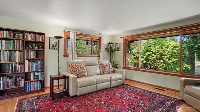 1335 N 180th Street, Shoreline, WA 98133