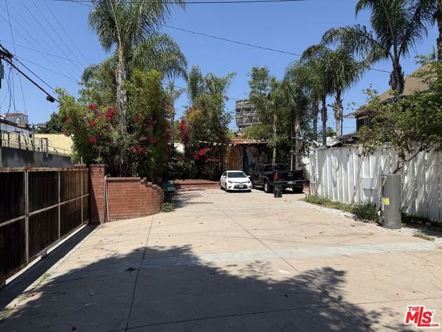 1605 S Bonnie Brae Street, Los Angeles, CA 90006