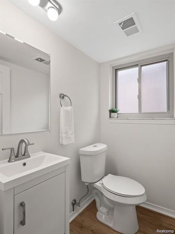 4288 LIN Drive, Sterling Heights, MI 48310