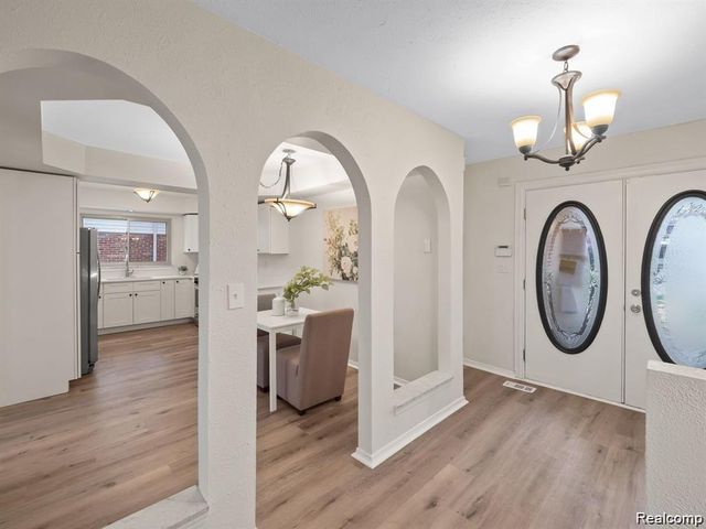 4288 LIN Drive, Sterling Heights, MI 48310