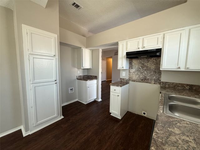 10206 Shayna Drive, Dallas, TX 75217