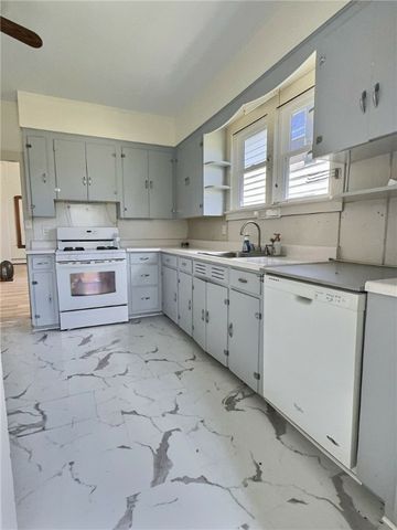 223 Emlenton St, St Petersburg, PA 16054