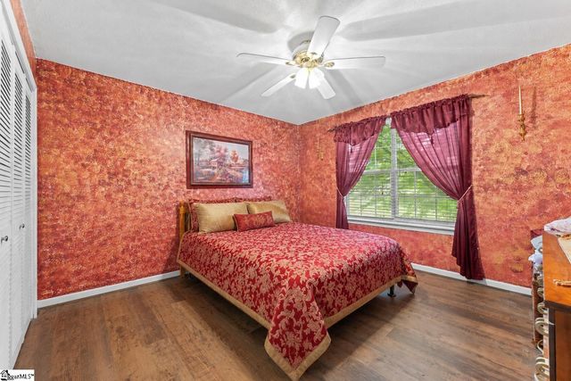 5 Lillians Lane, Greer, SC 29651