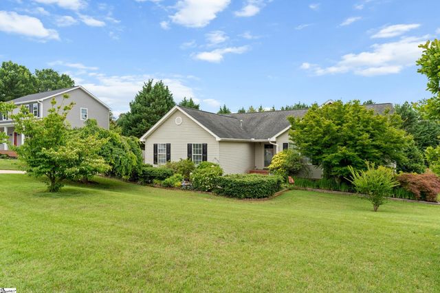 5 Lillians Lane, Greer, SC 29651
