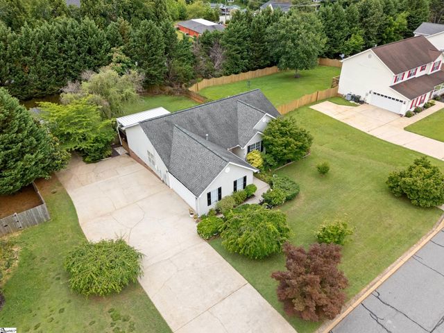 5 Lillians Lane, Greer, SC 29651