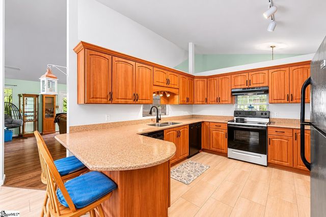 5 Lillians Lane, Greer, SC 29651