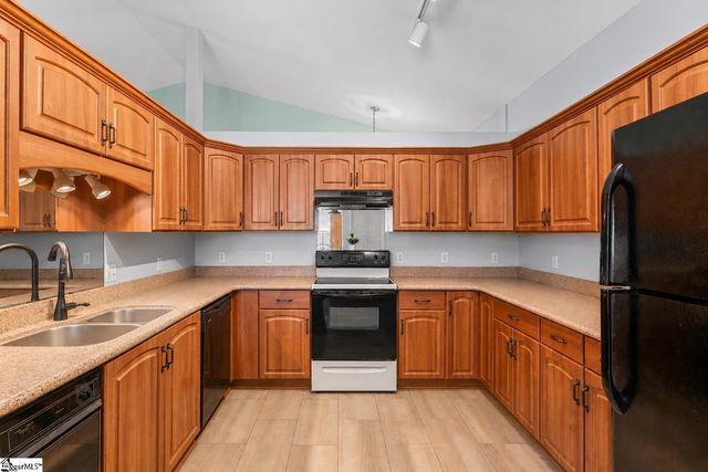 5 Lillians Lane, Greer, SC 29651