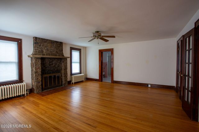 13 1st Street, Rumson, NJ 07760