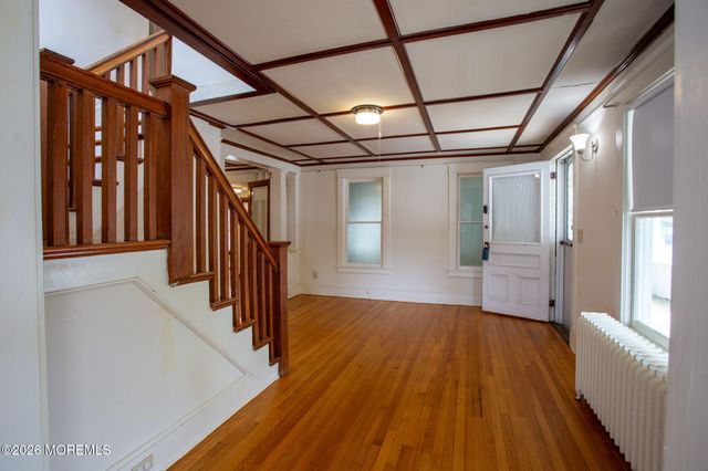 13 1st Street, Rumson, NJ 07760