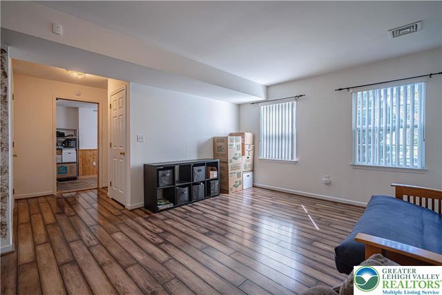 2117 2nd Avenue, Whitehall Twp, PA 18052