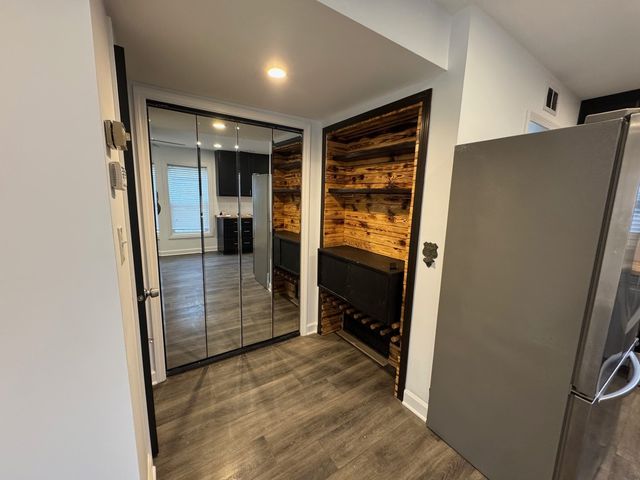 1892 White Street, Des Plaines, IL 60018