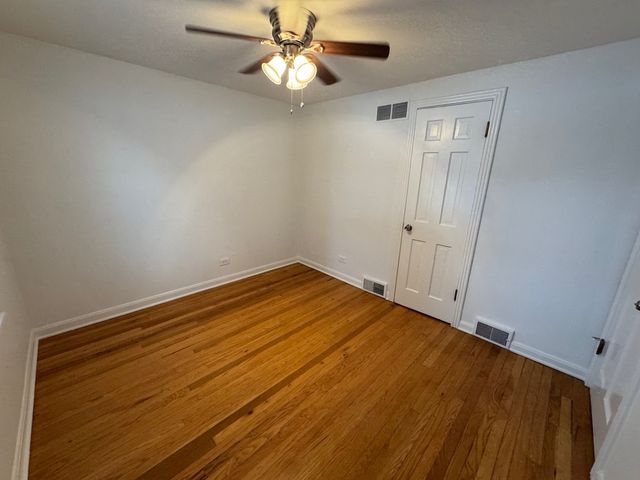 1892 White Street, Des Plaines, IL 60018