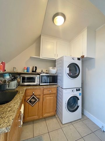 94 Saint Andrew 3, Boston, MA 02128