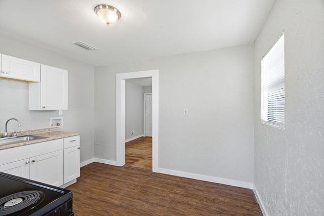 2529 Shropshire Street, Fort Worth, TX 76105