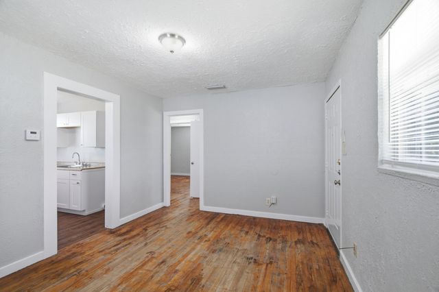2529 Shropshire Street, Fort Worth, TX 76105