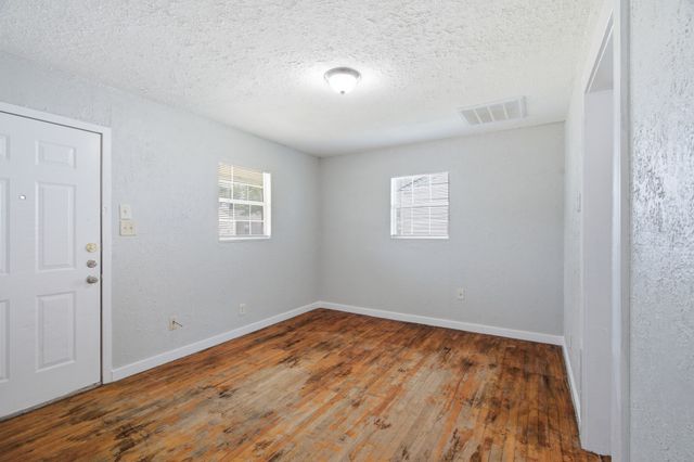 2529 Shropshire Street, Fort Worth, TX 76105