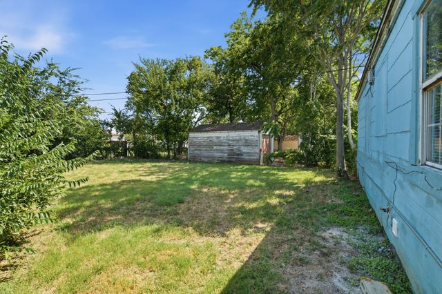 2529 Shropshire Street, Fort Worth, TX 76105